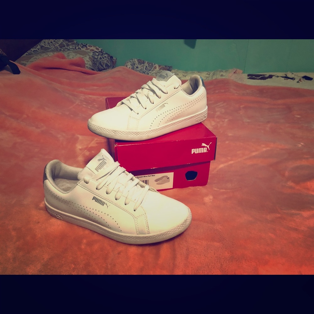 White puma tennis shoes!